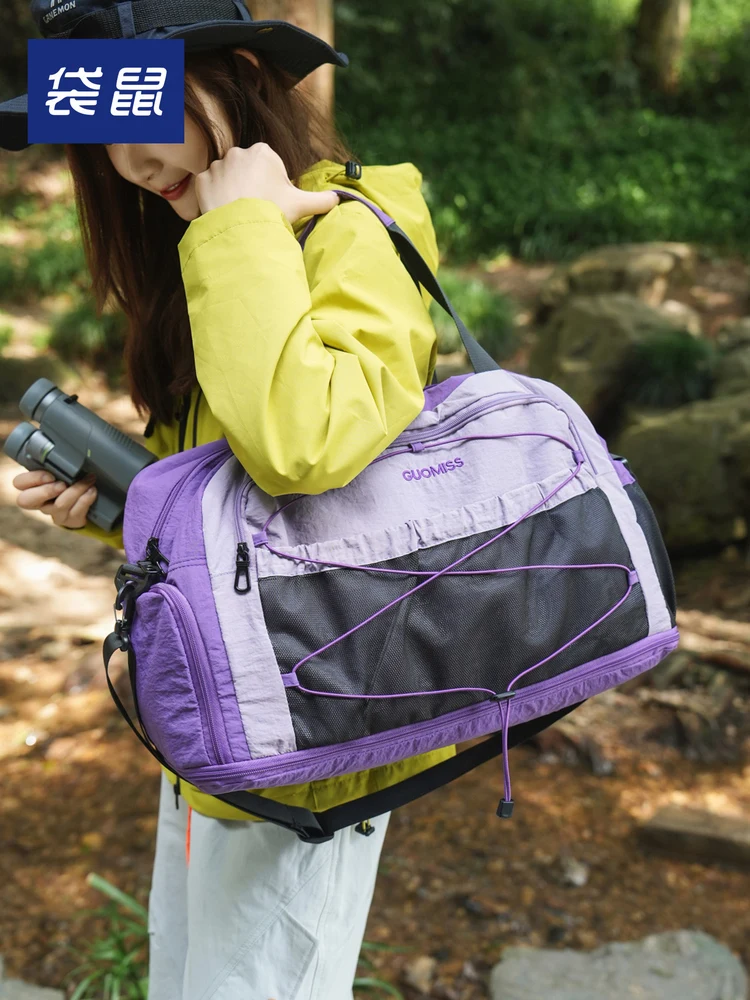 kangaroo-large-capaci-lightweight-handheld-lage-bag-travel-bag-high-aesthetic-value-clothing-independent-oe-caren