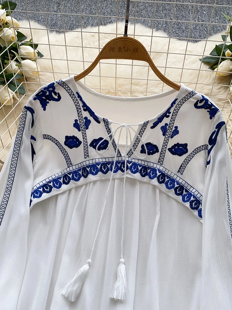 봄 가을 아트 레트로 수 놓은 블라우스 탑 여성의 새로운 레이스 업 경적 슬리브 세트 다목적 루즈 캐주얼 탑 여성 D17