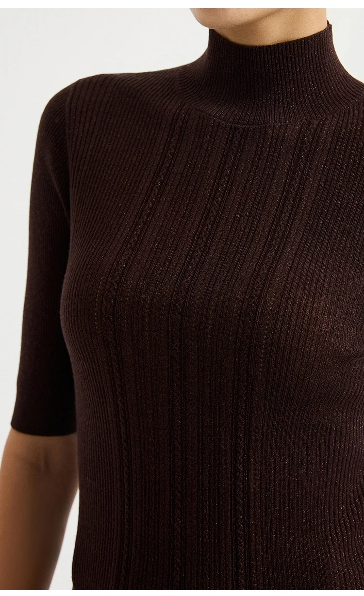 BL3621716 Damen-Wollmischung-Oberteil mit Trichterkragen, kurzen Ärmeln, geripptem Strick, Taillenketten-Detail, schmaler Schnitt, zeitlos, für den frühen Herbst. – Detail 4