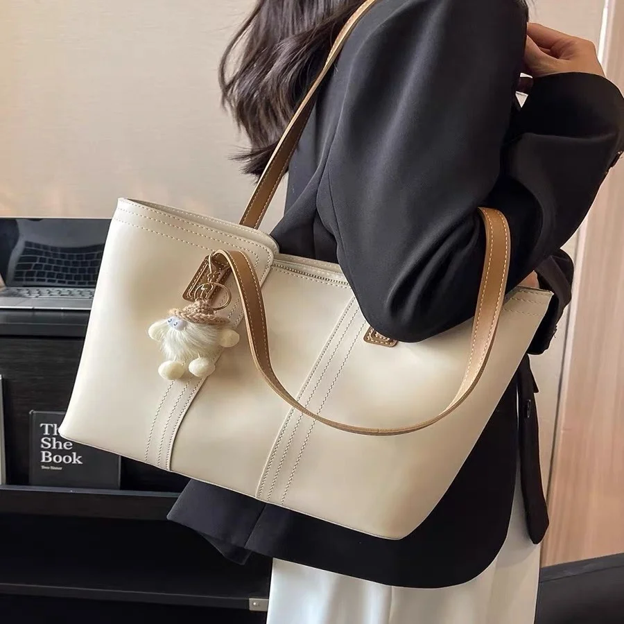 Popular bag for women with large capacity in 2024new fashionable texture shoulder bag for spring and summer versatile commutin