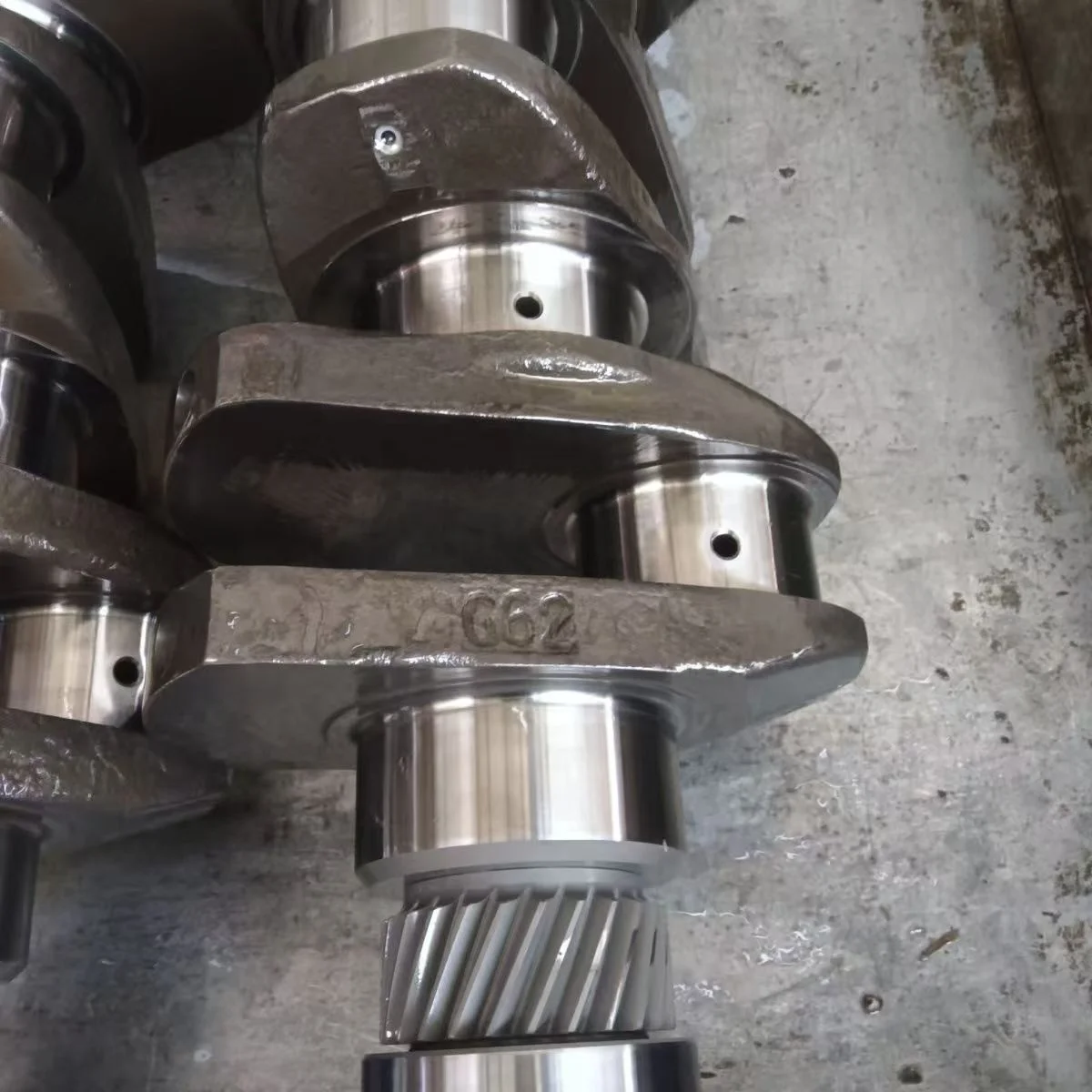 

AZ1246020014 612600020863 61560020029 61560020024shacman HOWO WD618WD615 Truck Engine Accessories Crankshaft