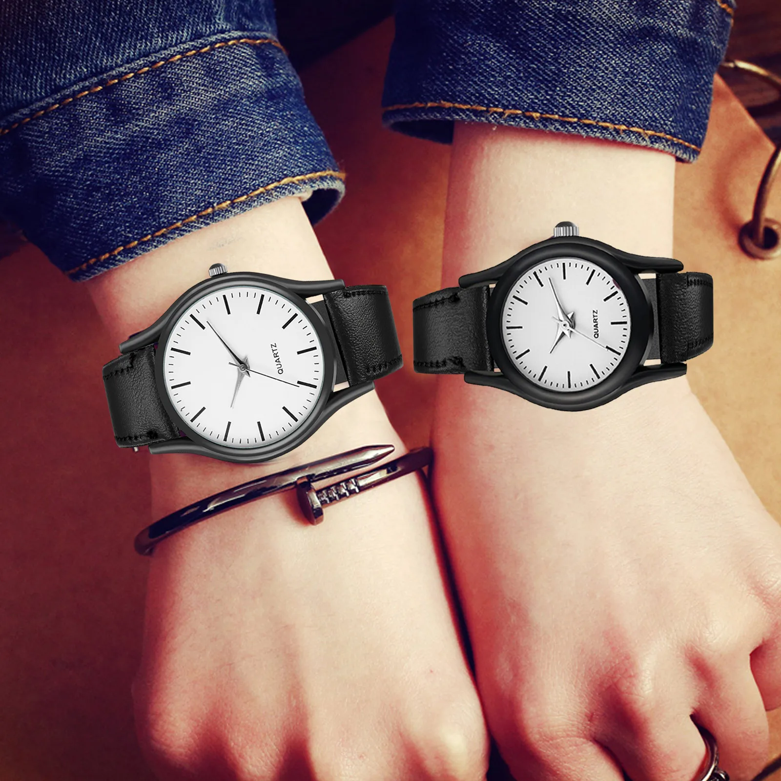 New Couples Watches Leather Strap Minimalist Fashion Quartz Wristwatches Multiple Colors Clothing Accessory Casual Simple Watch