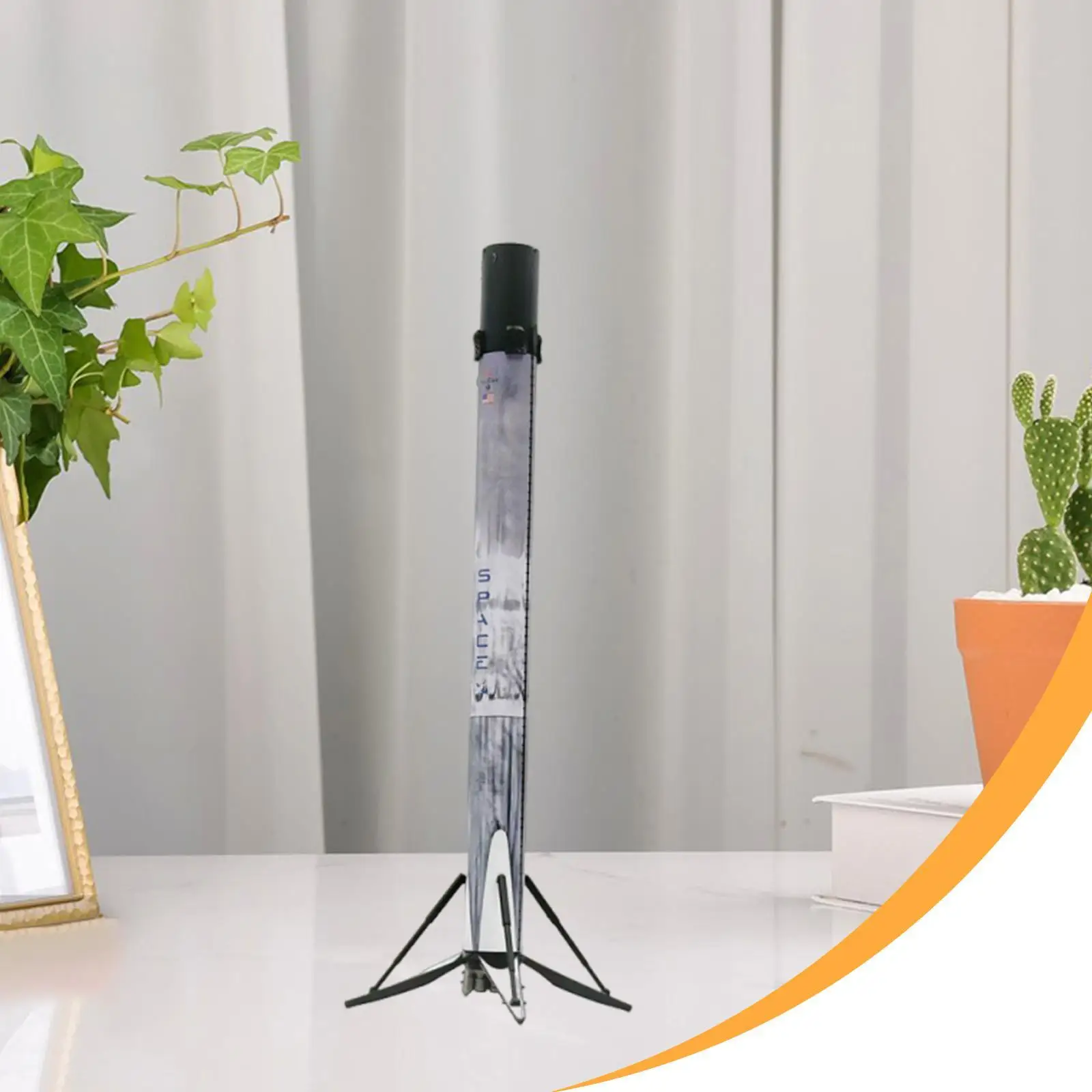 

1:200 Rocket Model Collection with Base Spacecraft Toy for Kids Women Adults