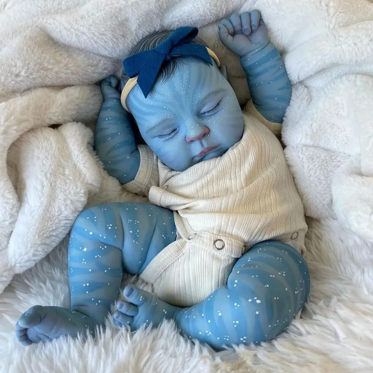 Afbeelding 6: Blauwe Huid Alien Reborn Baby Pop, 18 Inch Realistische Pasgeboren Pop met Sterrenvlekken, Handgemaakt Collectible Cadeau voor Kinderen & Verzamelaars