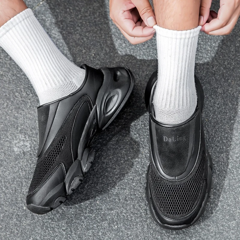 

Men's Sports Shoes with Soft Soles Thick Heels Large Size Wide Toe Box One-piece Design Advanced Technology Stylish Appearance.