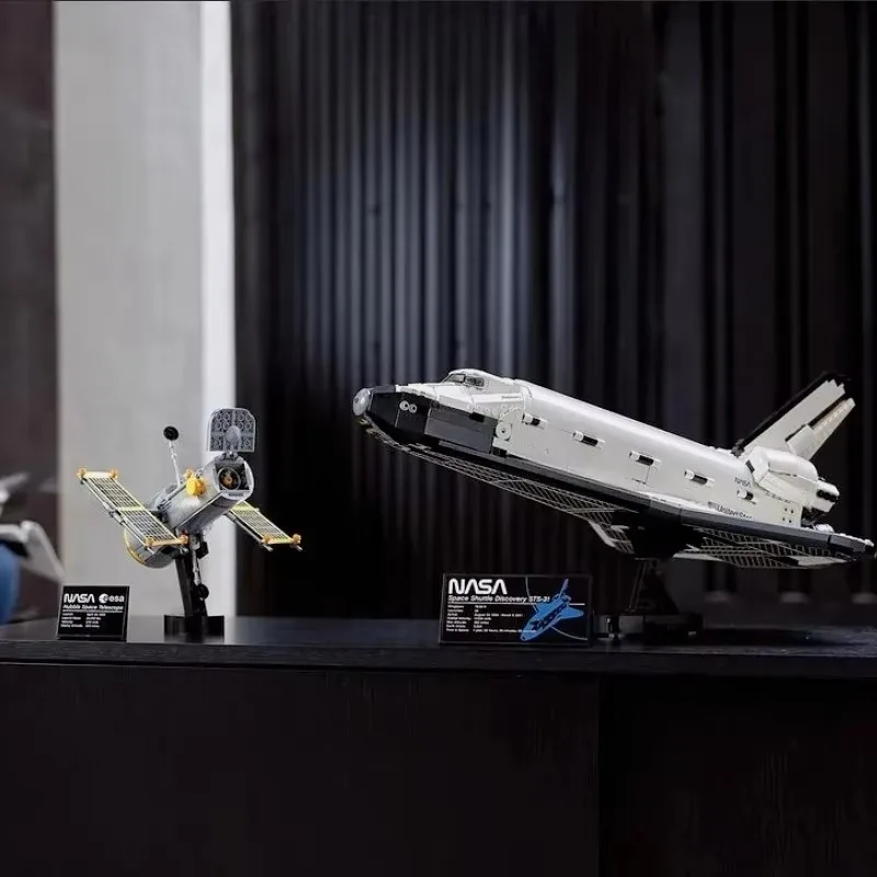 NEW MINISO Disney 2354Pcs Space Shuttle Model Building Blocks Bricks Space Agency Creative Toys Kids Gifts Compatible 10283