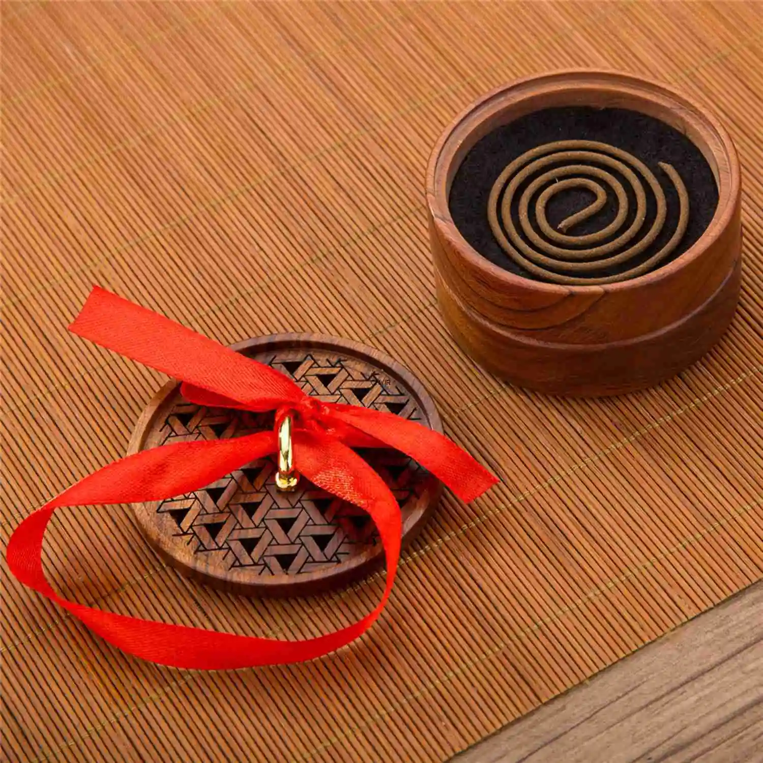 

Chinese style rosewood ornaments, household plates, incense burners, creative portable indoor incense burners, incense burners,
