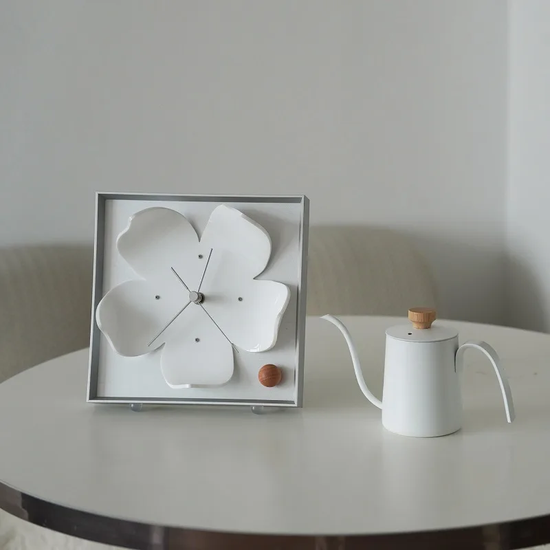 Flower Table Clock Nordic Living Room Desk Watch Modern Decorative Luxury Bedroom Tabletop Clocks Aesthetic Silent Wall Watches