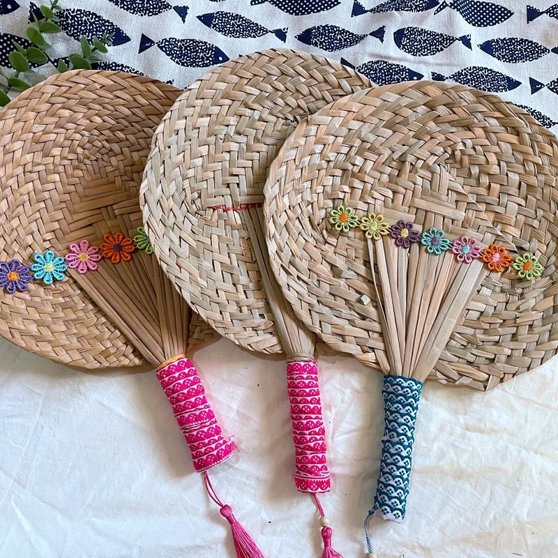 Braided Cattail Fan Gift Cattail Fan Craftsmanship Summer Fan Cooling Hand Shaking Fan Grass Woven Fan