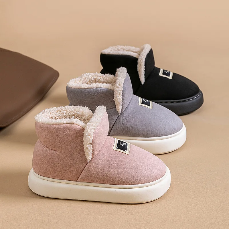 冬の女性のブーツ新しいファッショナブルな綿のブーツ屋外スノーブーツ女性の柔らかい底のホームシューズ滑り止めと暖かい