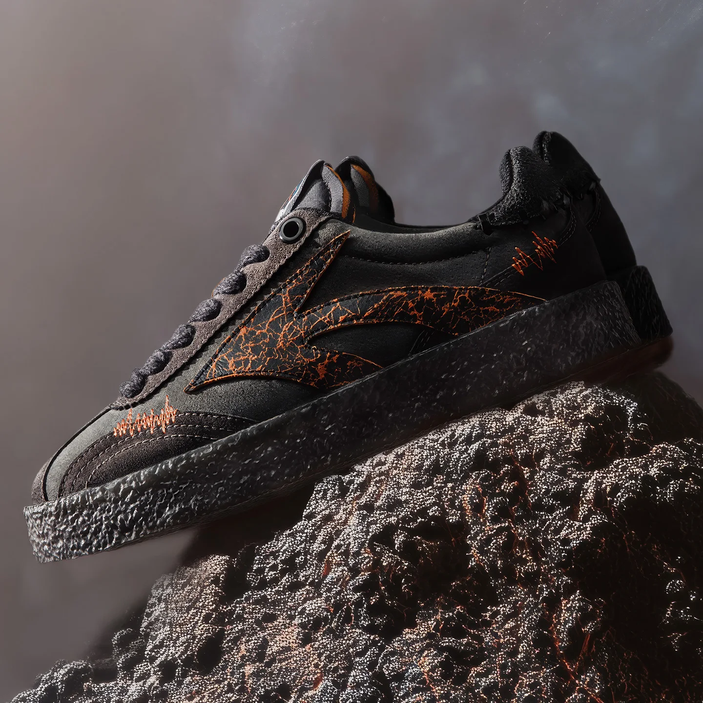 

Maden Men's Chunky Skate Shoes Black Low Top Sneakers with Cracked Print Platform Lace-Up Shoes for Street Autumn and Winter