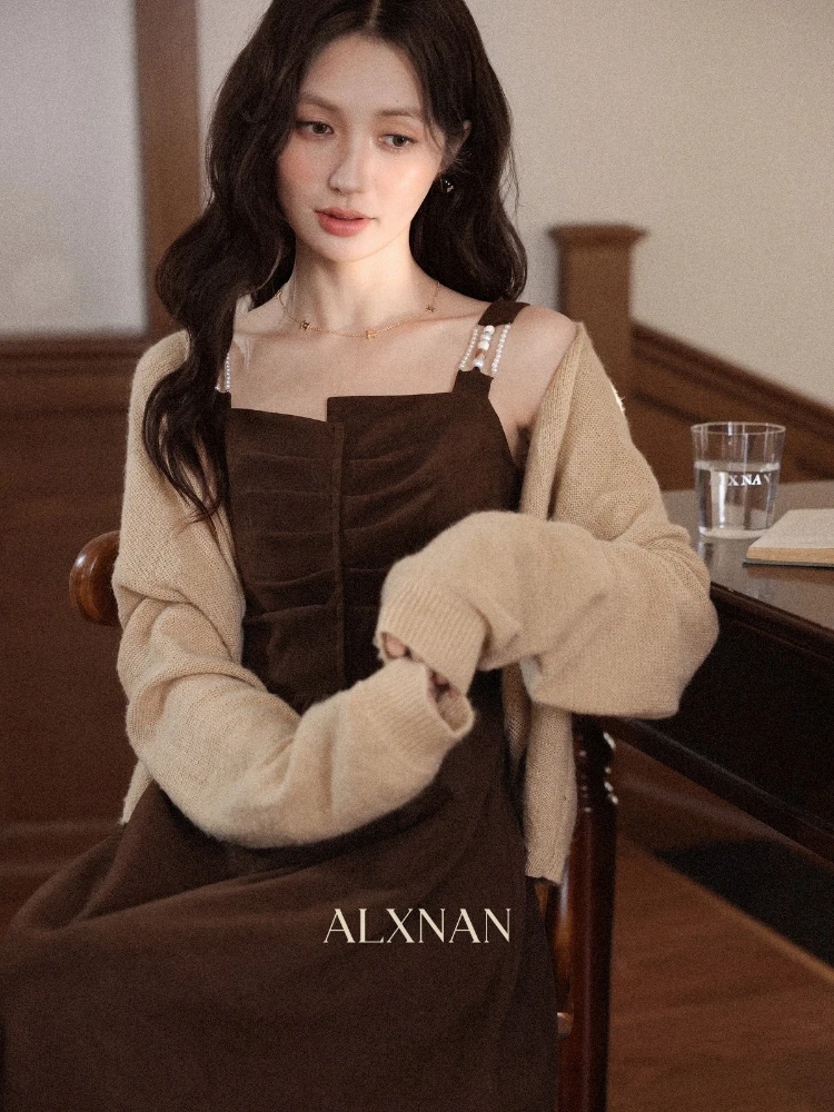 ALXNAN женский вязаный кардиган, новинка 2025, осень, эластичный ребристый манжет, мягкая ткань, универсальный короткий нежный кардиган с запахом LXN31158