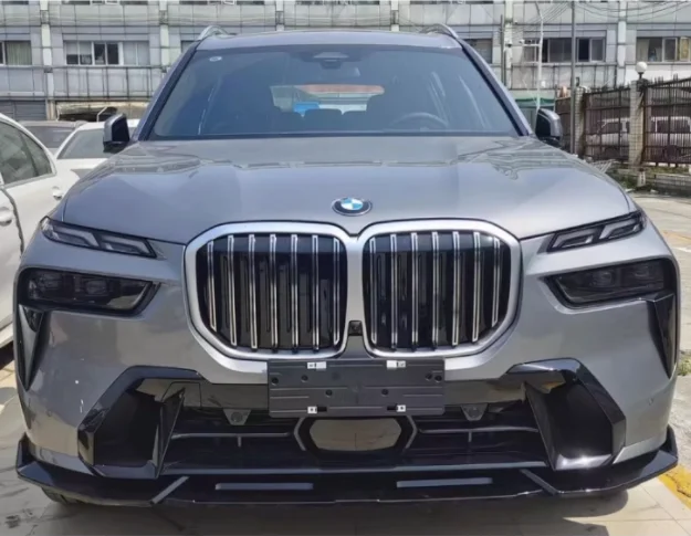 

Для BMW G07 X7 2023 черный рыцарский автомобильный бампер, передняя губа, задний диффузор, боковая юбка, спойлер, грили, решетка, крышка заднего вида, комплект кузова