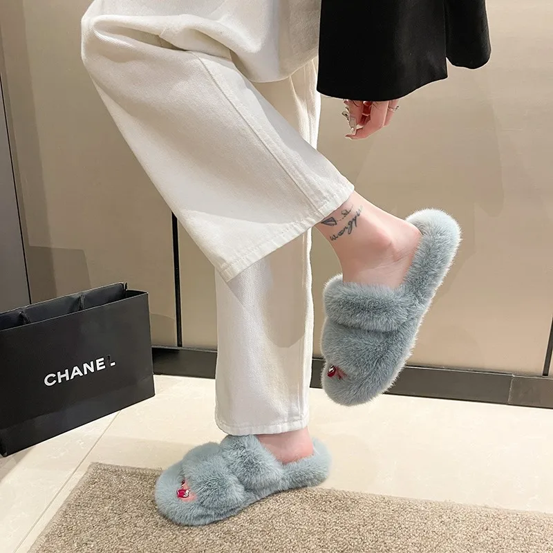 NEW Solid Color Women Winter House Furry Slippers Women Fluffy Fur Home Slides Flat Indoor Floor Shoes Ladies Fashion 2024