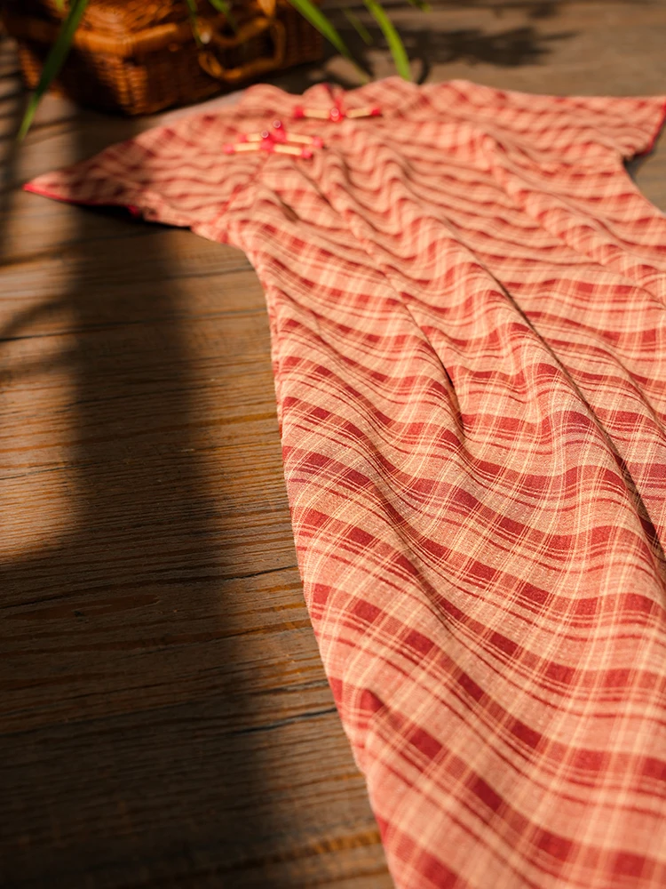 

Новое китайское платье-ципао в красную клетку, летнее, тонкое, винтажное, с коротким рукавом, для женщин, в стиле Сучжоу, премиум-класса