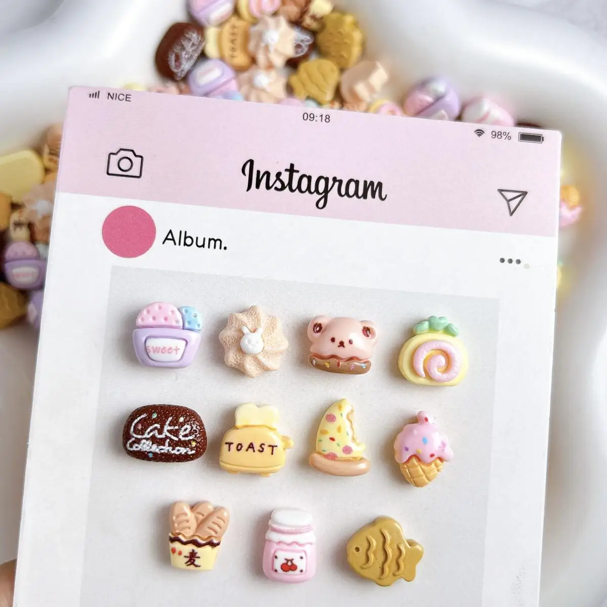 20PCS 3D น่ารักสมจริงไอศกรีมคุกกี้เรซิ่นเล็บ Charms การ์ตูนสร้างสรรค์นมพิซซ่าขนมผสมตกแต่งเล็บ DIY