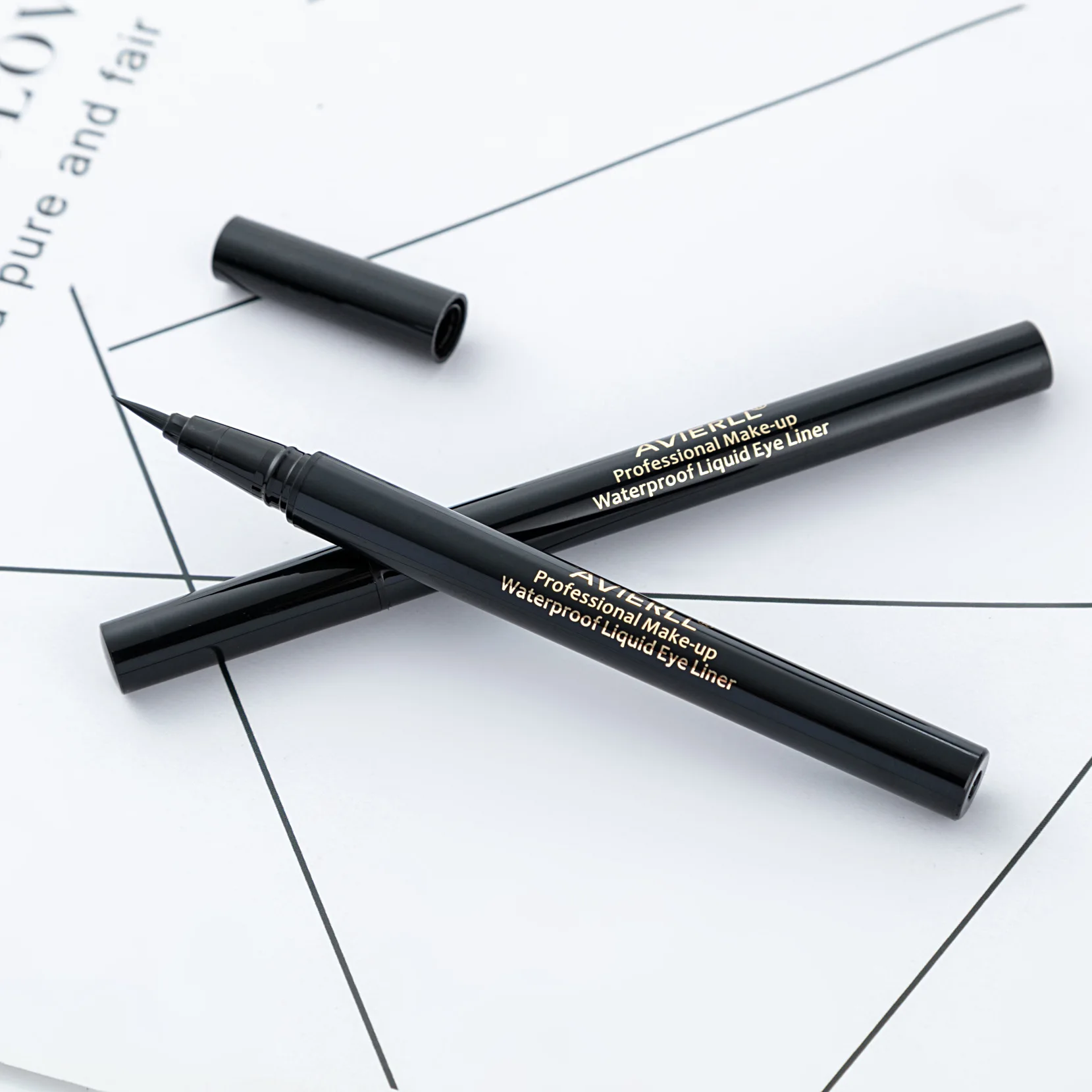 Flüssiger Eyeliner trocknet schnell, langlebig, wasserfest, ultrafeiner Borstenbürstenkopf verschmiert nicht Halloween, Weiß