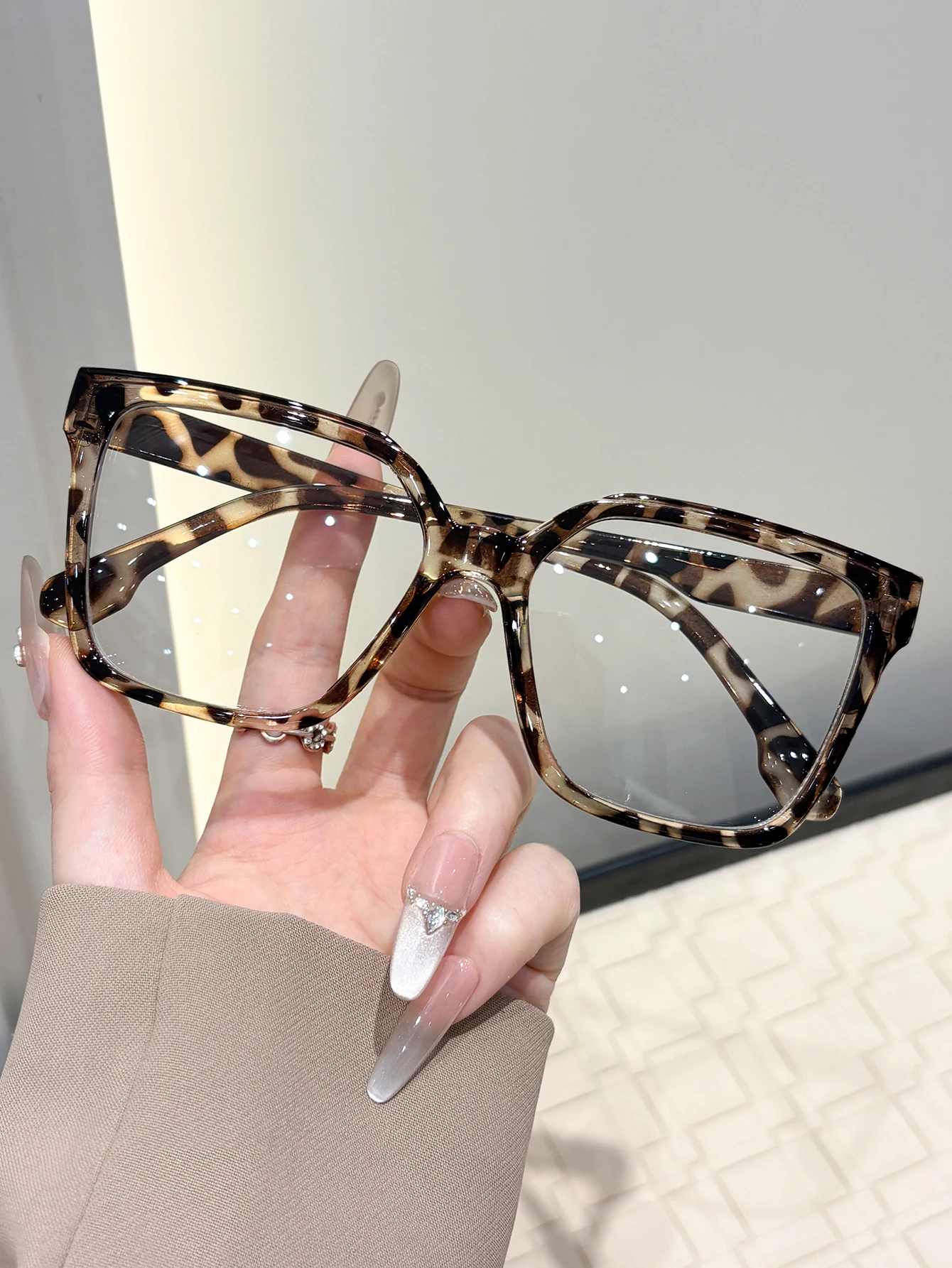 Lunettes carrées surdimensionnées à monture simple, verres transparents, style classique minimaliste, pour le bureau, la lecture, la mode urbaine et la décoration (1 pièce)