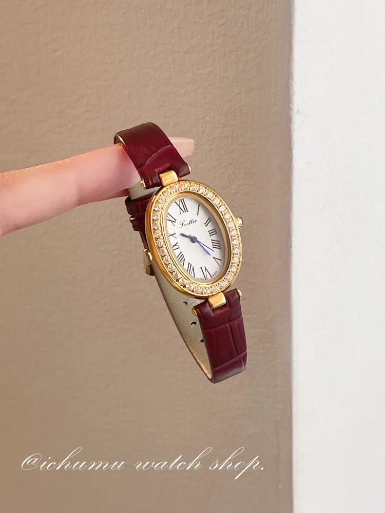 Vintage Women's Quartz Watch Gold Luxury Roman Numeral Dial Delicate Leather Ladies Clock Gift Elegant Women's Watch