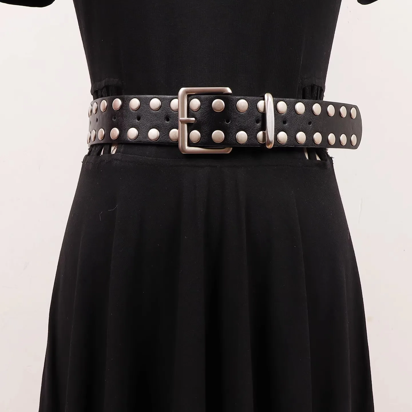 เข็มขัดหนัง PU สไตล์วินเทจสำหรับผู้หญิง ประดับหมุด ตกแต่งชุดเดรส คอร์เซ็ท คาดเอว รุ่น R3129