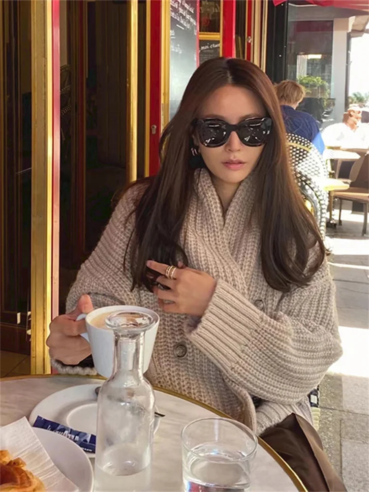 Damski dwurzędowy dzianinowy kardigan z długim rękawem Lazy Loose Solid Color Lady Shawl Collar Sweater Jacket Jesień Zima 2024