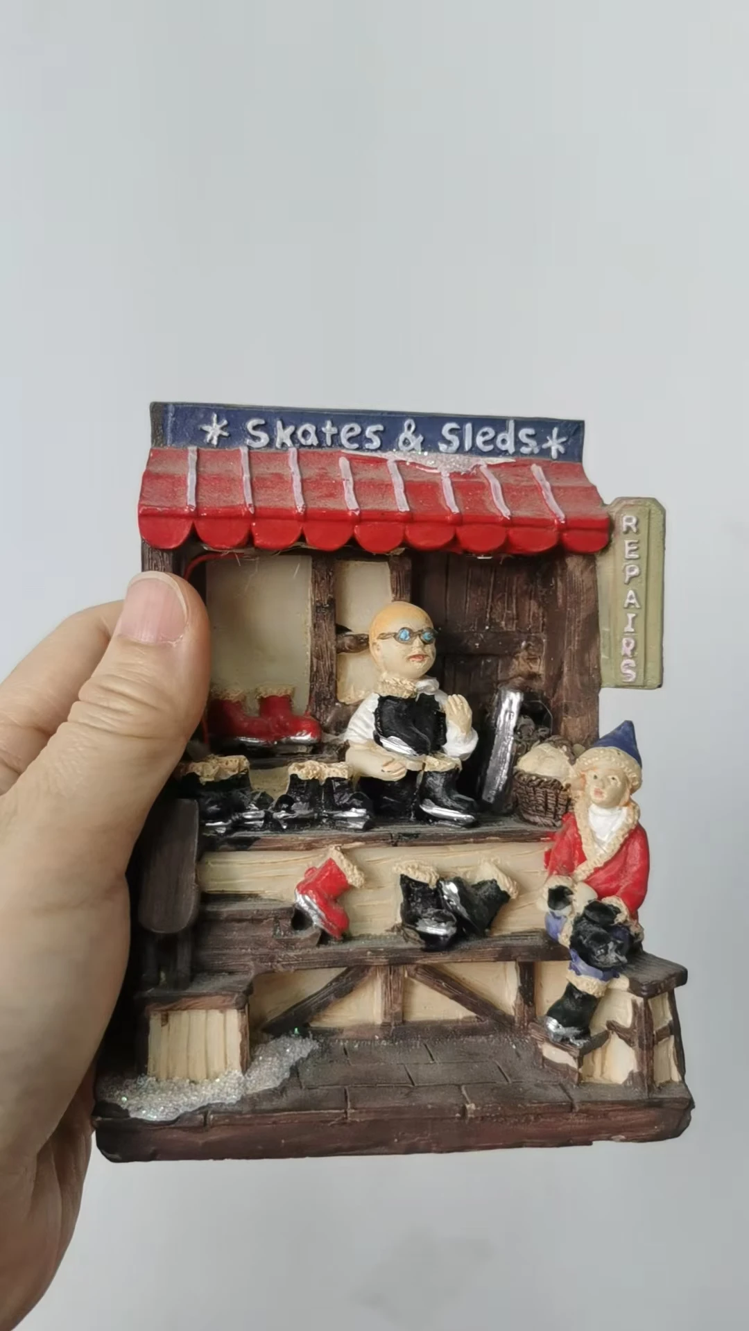 Resin figure mental psychological sand table game box court therapy  skates  and sleds stall