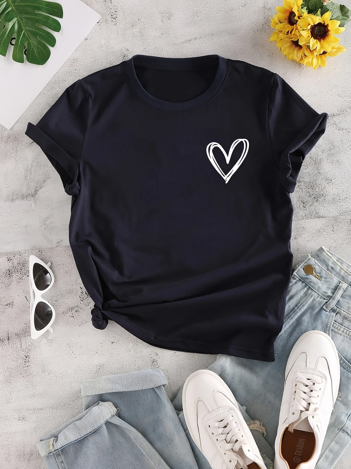 Heart Print T-Shirt, Crew Neck Short Sleeve T-Shirt, Casual Every Day Tops, Women\'s Clothing