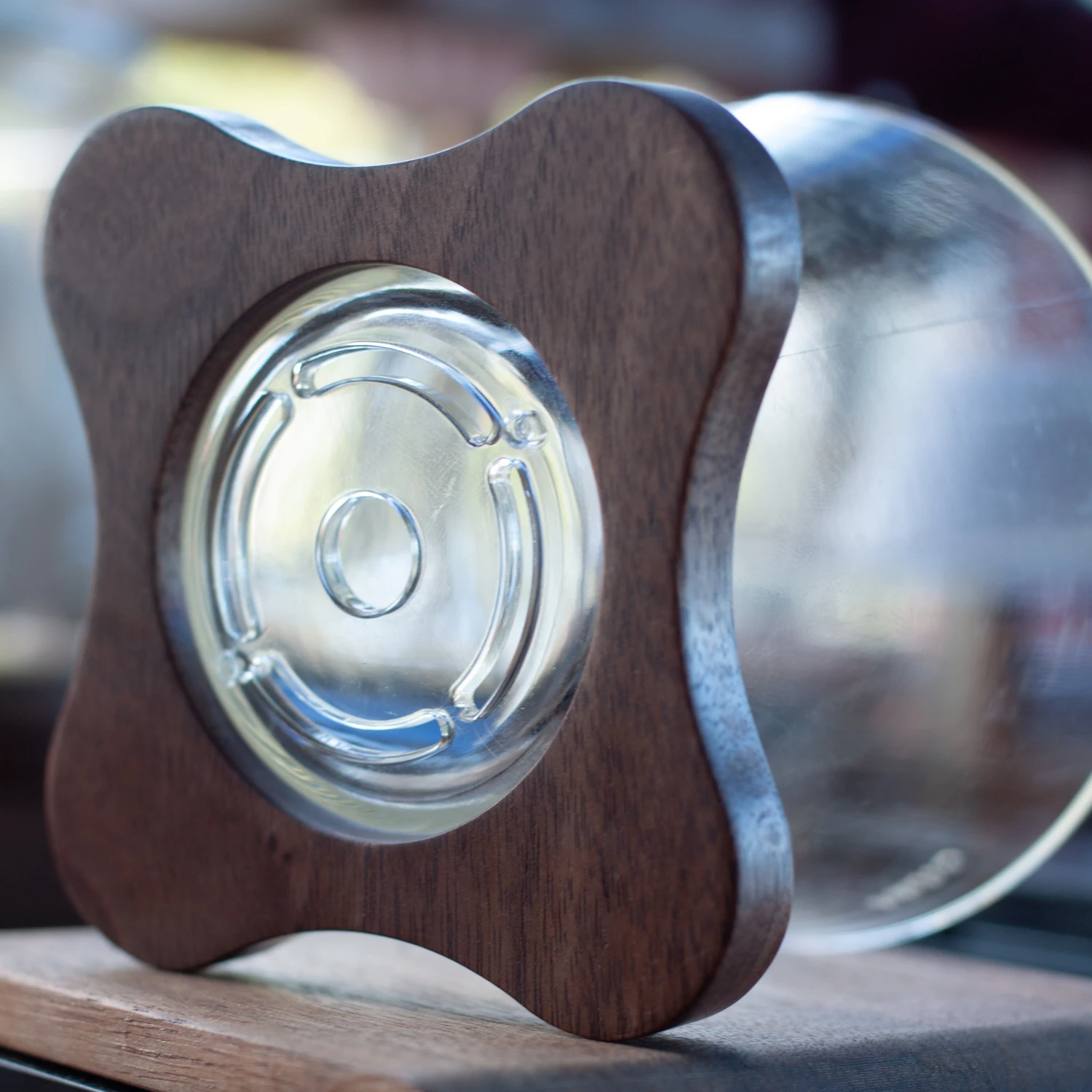 صينية تقطير القهوة Orea V3 مصنوعة يدويًا من خشب الجوز الأسود لصب القهوة، إكسسوارات مطبخ وطاولة طعام غير تقليدية