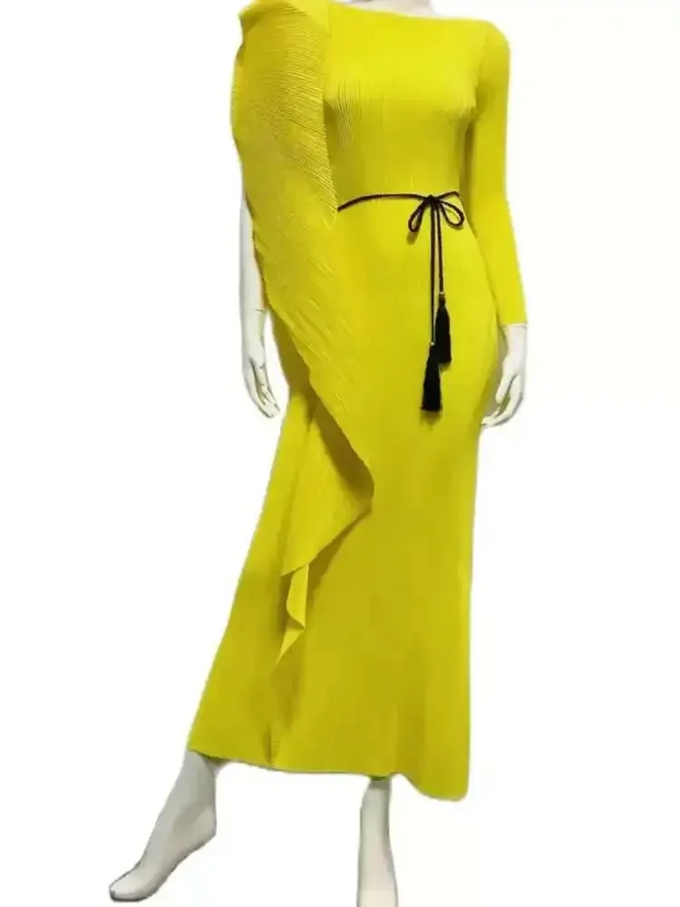 

Elegant Holiday Clothing Irregular Ruffle Pleated Women's Dresses Solid Colour Round Neck Loose Large Size 2025 Summer New