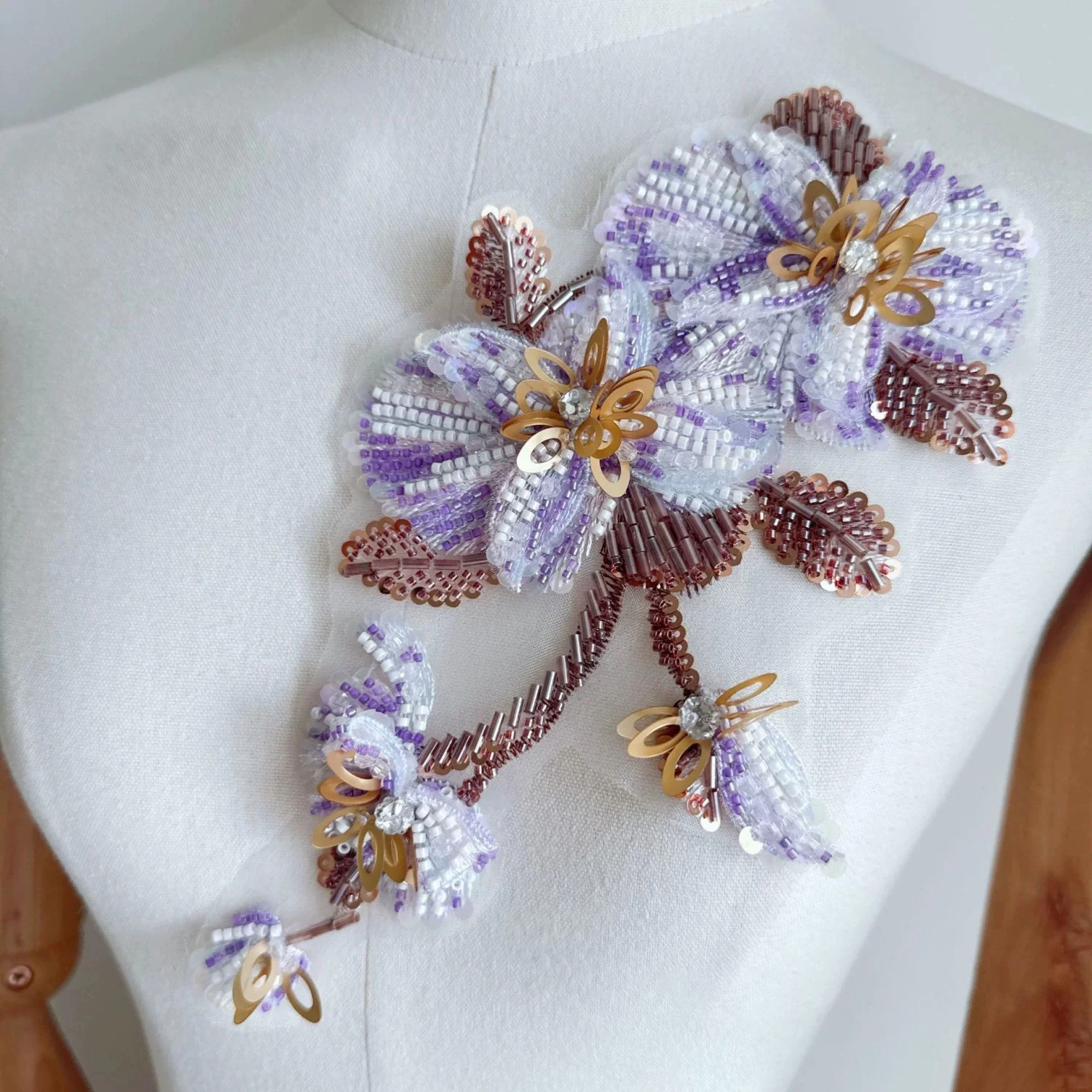 1pcs Color collision nail bead embroidery parches para ropa,diy clothing Accessories,wedding dress cheongsam decoration Patch