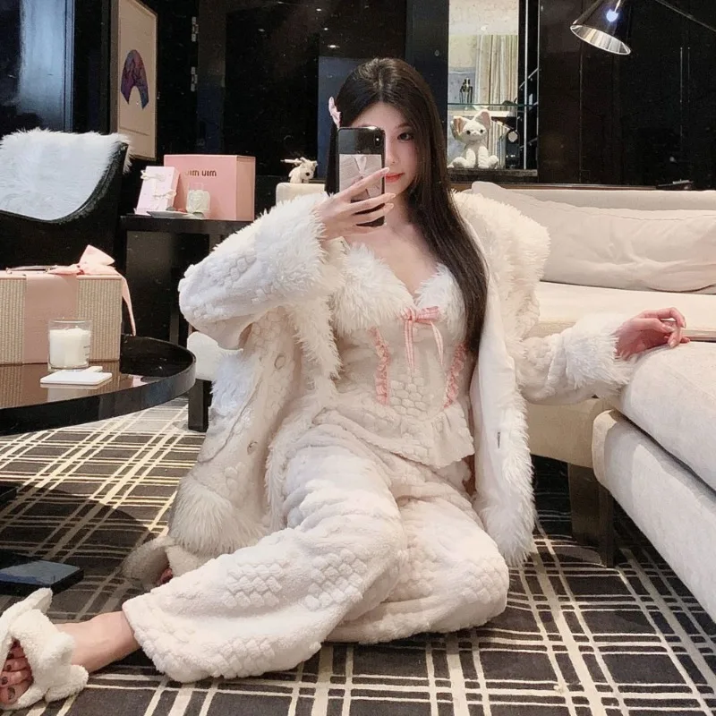 

Женская зимняя новая пижама, маленький утепленный комплект домашней одежды с ароматным ветром, коралловый бархат, теплый комплект домашней одежды из 3 предметов