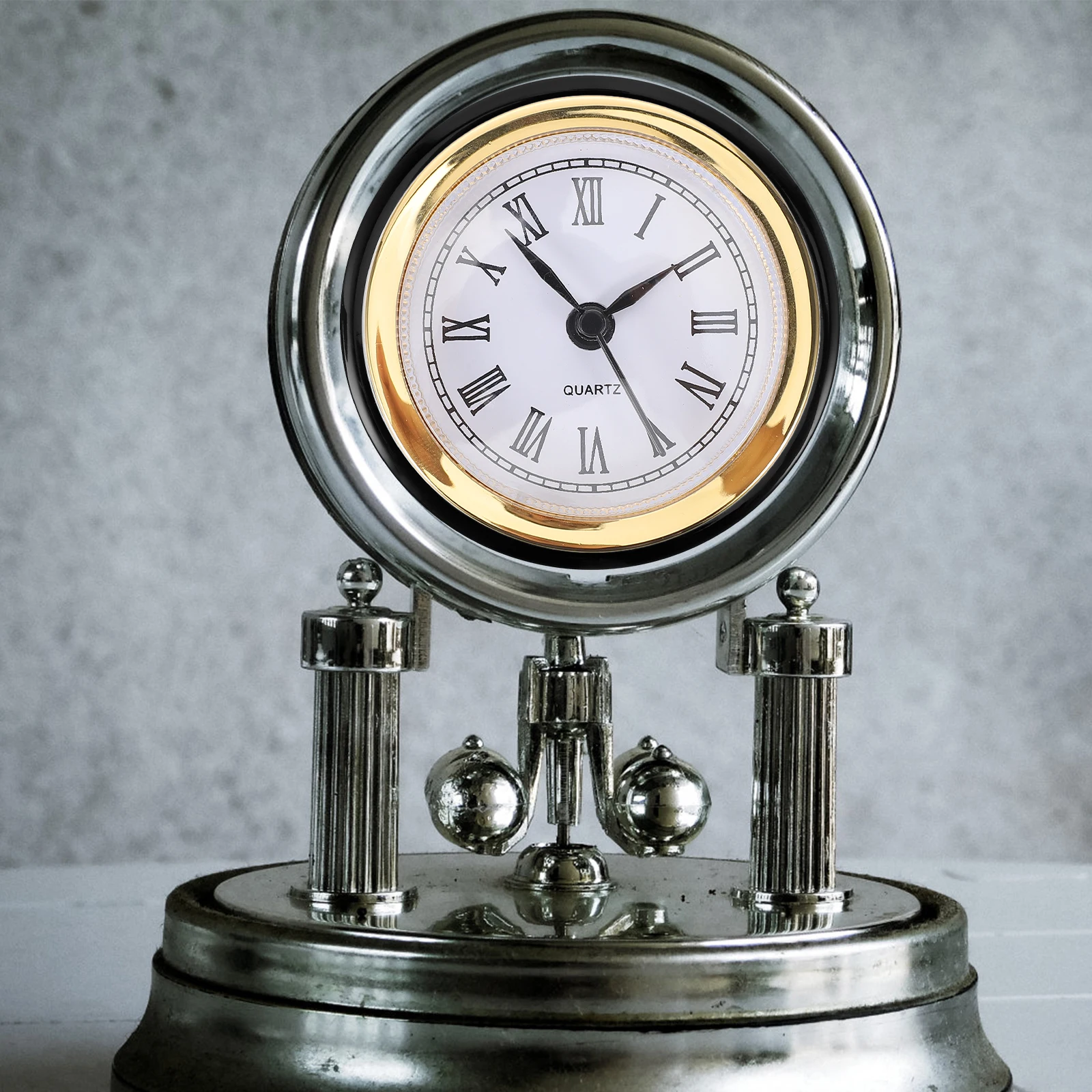 

Vintage Round Clock Insert Quartz Clock Face Roman Numbers Silent Mute Design for DIY Projects Miniature Clocks for Crafts