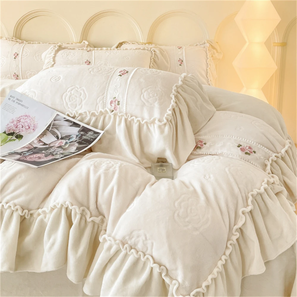 

Бархатный комплект постельного белья в стиле принцессы, комплект пододеяльников с цветочной вышивкой, зимний теплый утепленный комплект из 4 предметов, пододеяльник, простыня