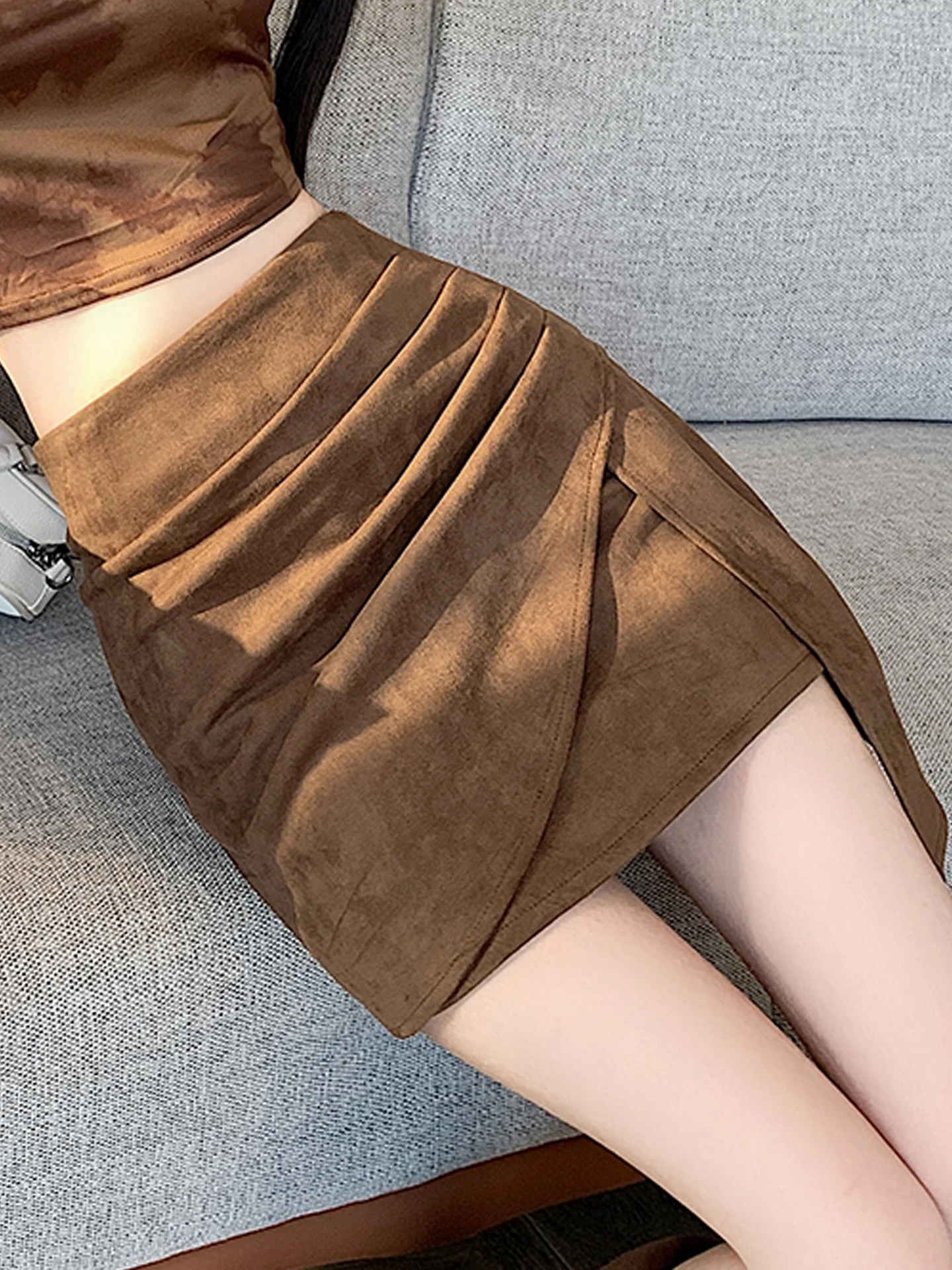 Falda asimétrica de terciopelo de piel de ciervo para chica picante, falda ajustada con diseño de otoño e invierno para mujer