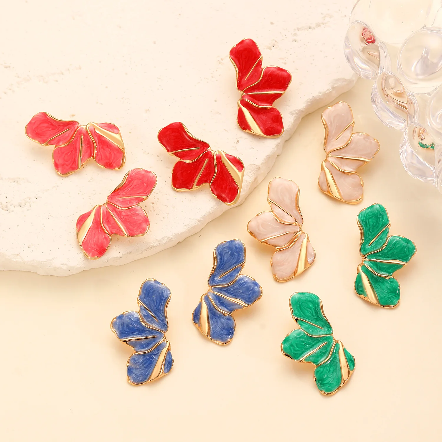New Fashion Enamel Flower Stud Earrings for Women Girl Pink Blue Red Green White Color Korean Delicate Daily Life Jewelry Gifts