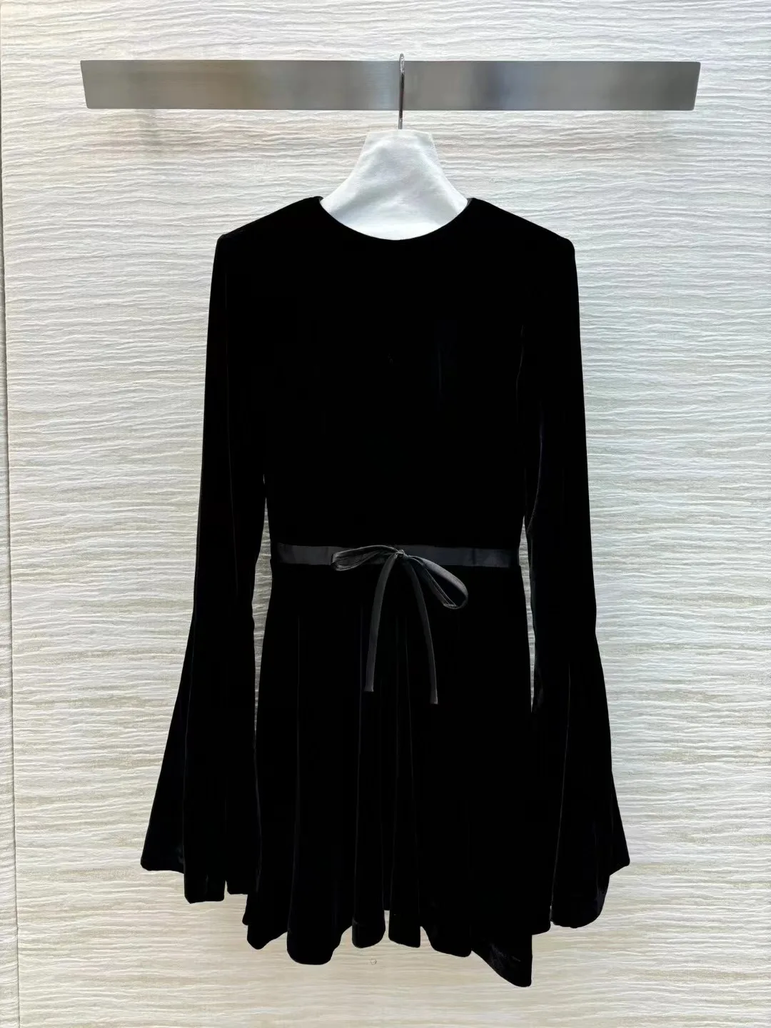 

High end customized women's flared sleeve backless dress