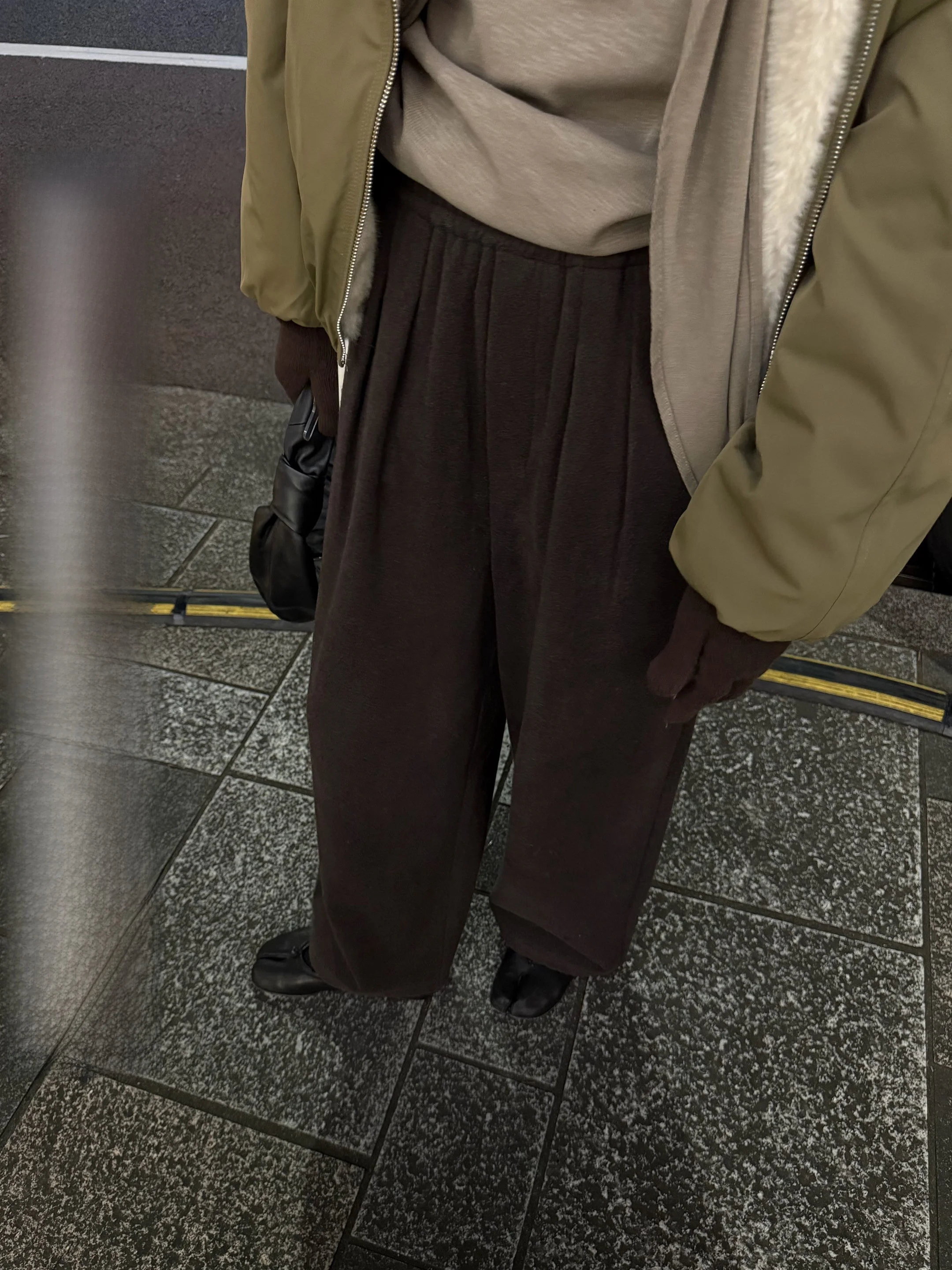 

Elielim Cloud Sensation Loose Fit Woolen Khaki Wide Leg Pants Women's New Sle Casual Trousers Versatile Comfortable Winter ...