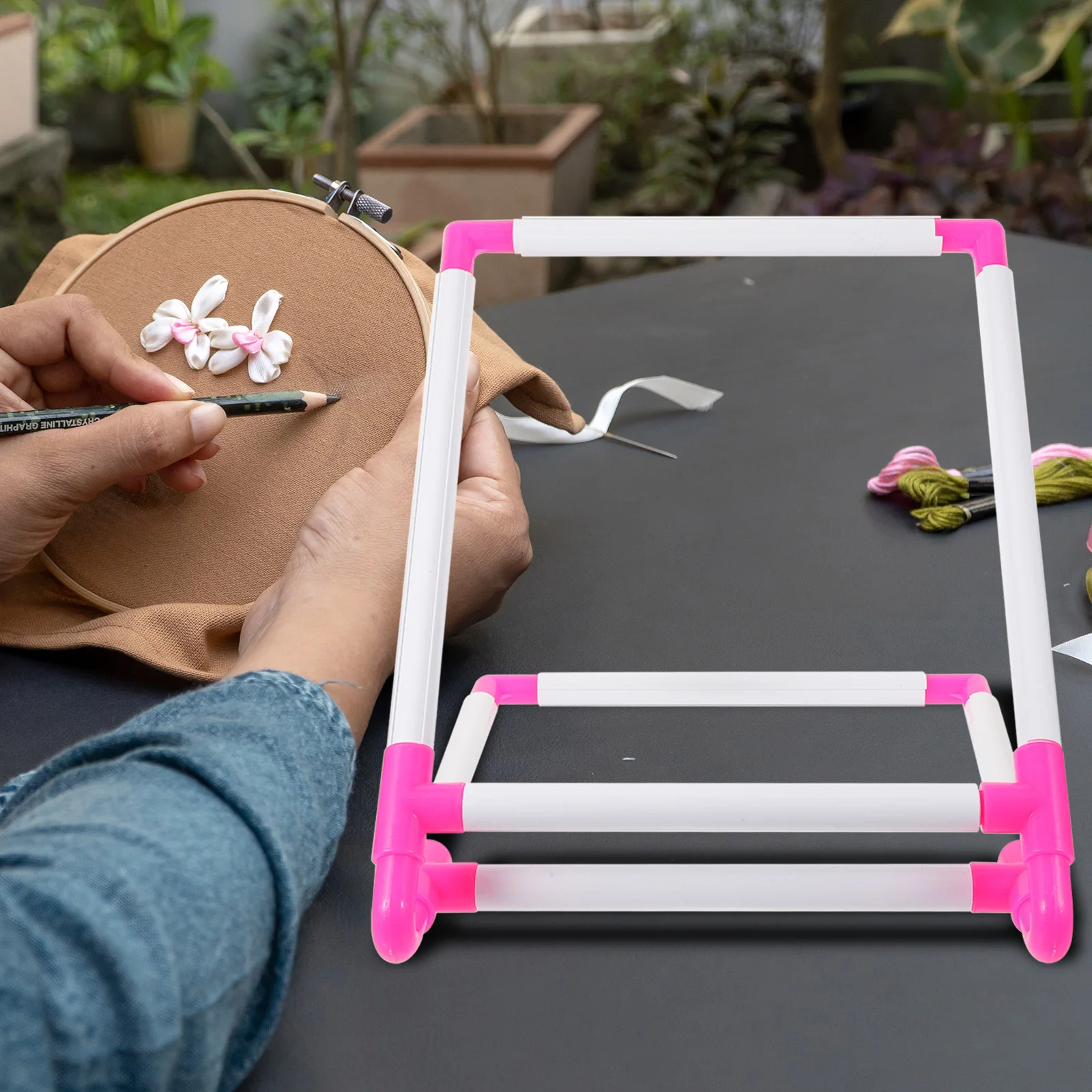 

Embroidery Hoop Plastic Adjustable Stitching Frame For Cross Stitch Sewing Craft Diy Ring Embroidery Supplies