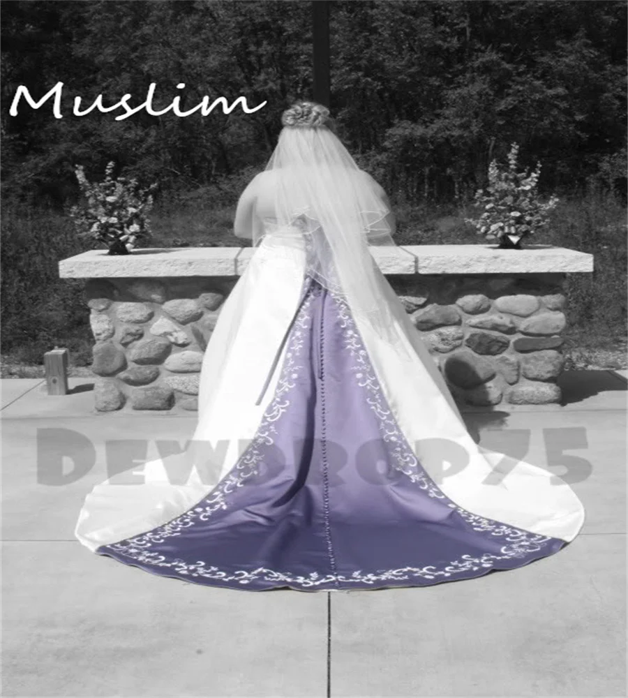 Lavendel Lila Gothic Stickerei Hochzeitskleid Große Größe Rustikales Land Halloween Brautkleid Trägerloses Satin Braut Maßgeschneidert