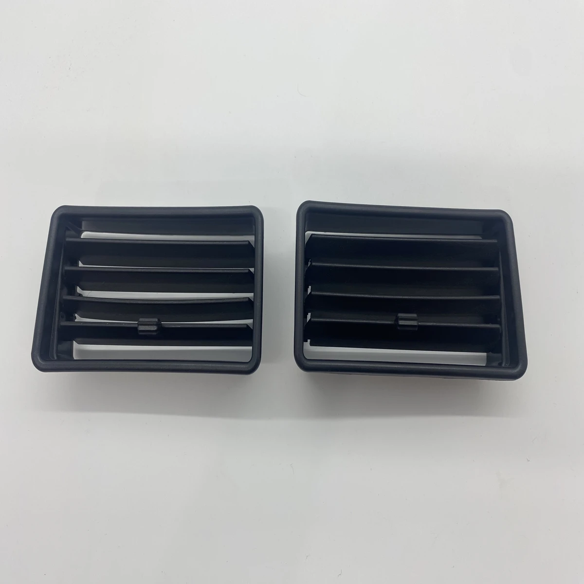 Suitable for Honda Golden Wing Gl1800 from 2001 to 2011, Including Air Vents, Ventilation Ducts, and Air Grilles