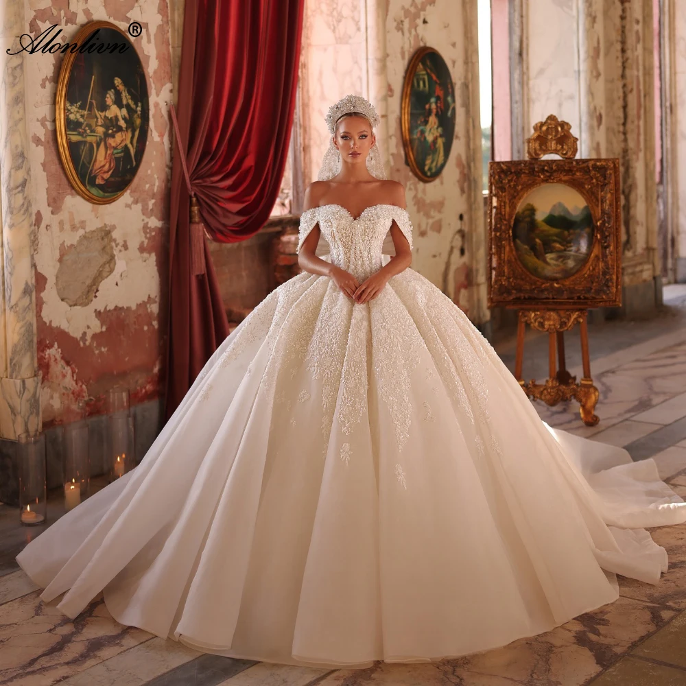 Alonlivn Custom Made Vintage Princess Bridal Gowns Beading Embroidery Appliques Sweetheart Ball Gown Puffy Wedding Dresses