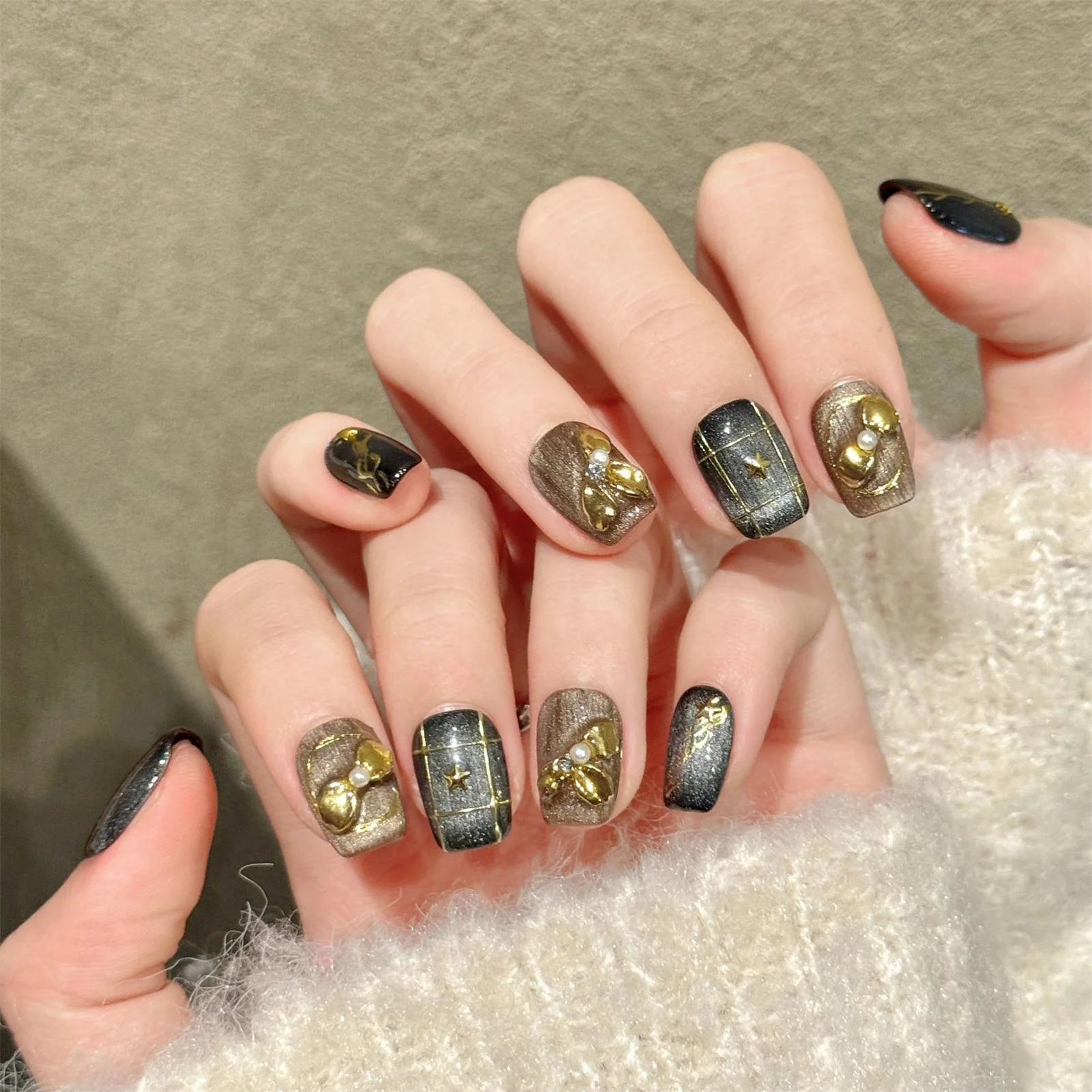 

10pcs Press On Nails Short Coffin Handmade Fake Nail Tips with Gold Star Pattern Black Brown Pearl Design Reusable False Nails
