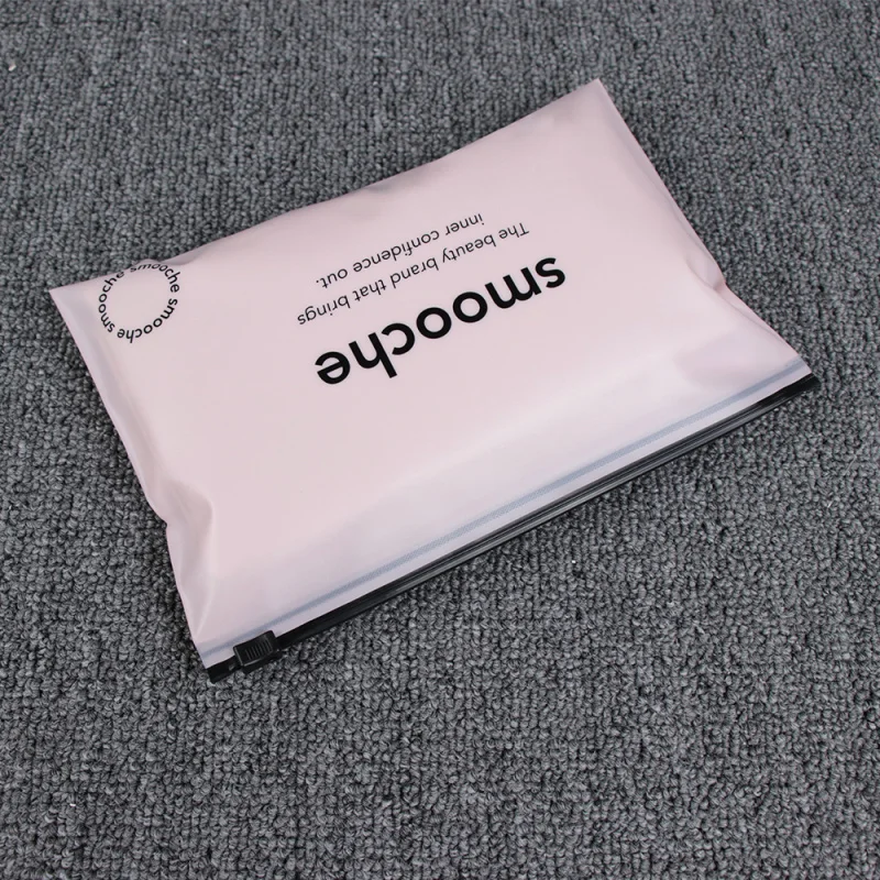 2025customized.Custom Matte Pink Resealable Clothing Packaging Bag Garment-shirts Packing Zipper Bags with P