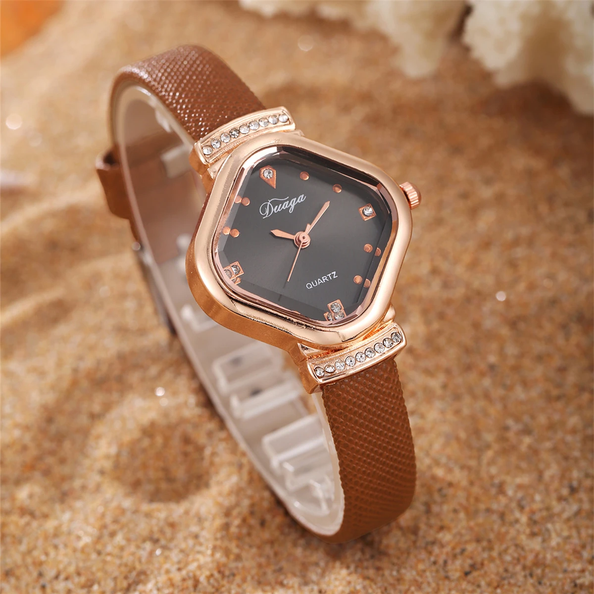 قطعة واحدة من الساعات النسائية الأنيقة البسيطة والأنيقة، لتفتيح لحظات ساحرة، مثالية لهدايا العطلات