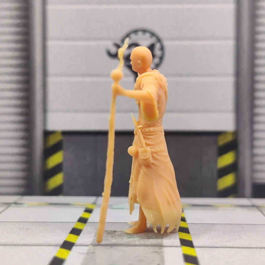 Modell im Maßstab 1:43, männlicher Zauberer aus Kunstharz (SCI-Fi-Charakter), ungefärbtes Miniatur-Diorama, handbemalt S833
