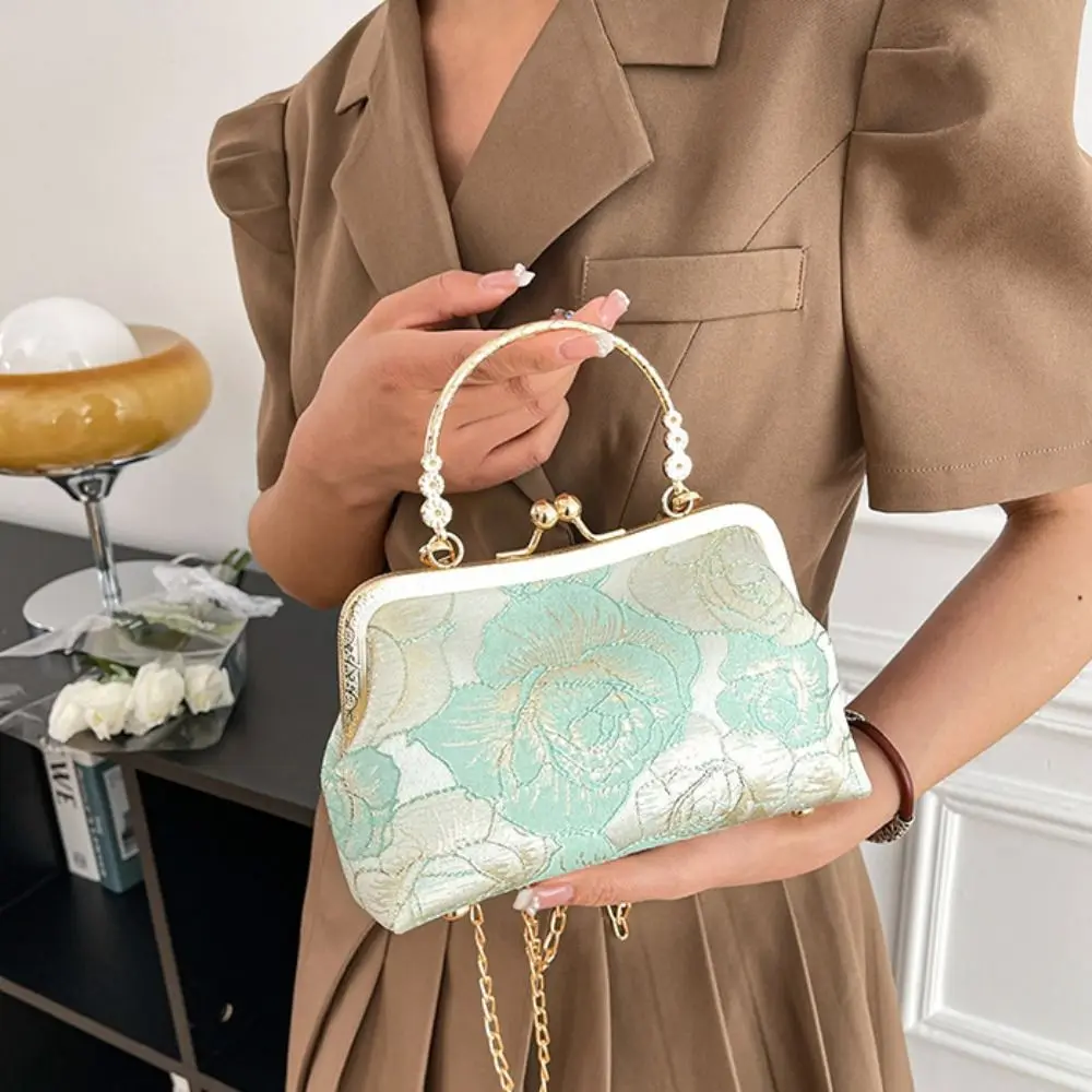

Cheongsam Accessories Embroidery Banquet Bag Large Capacity Wrist Bag Hanfu Handbag Crossbody Bag Shoulder Bag Ladies Clutch Bag