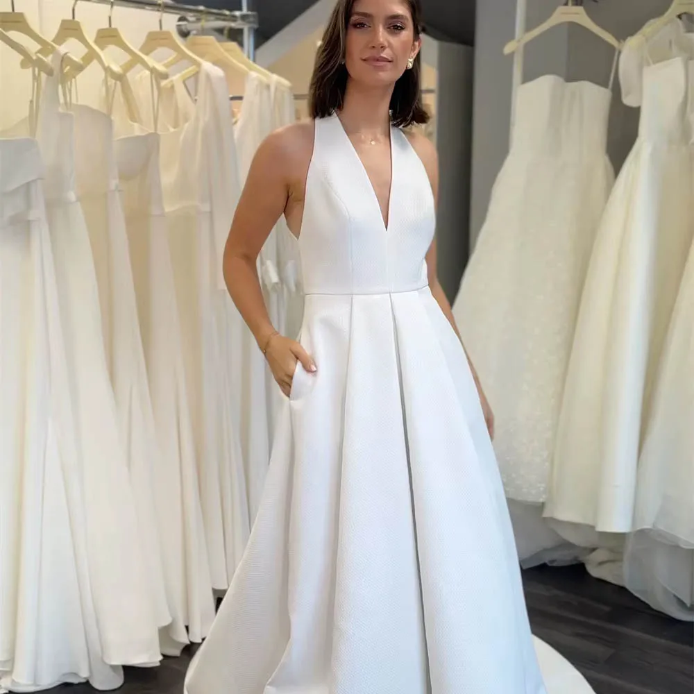 Customized Simple Wedding Dresses Satin Classic A-Line Bridal Gown with Button Sexy Style V-neck Sleeveless Robe Bridal Gown
