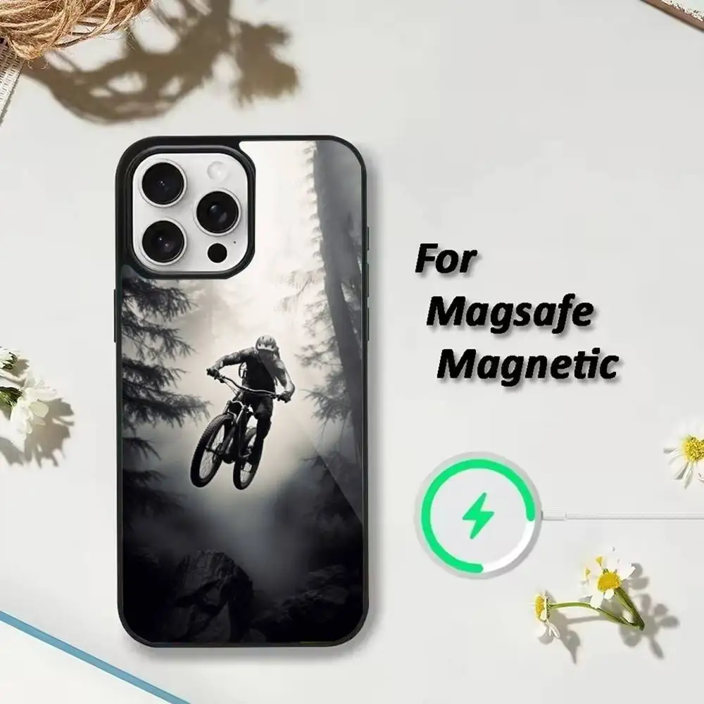 เคสโทรศัพท์ลายจักรยานเสือภูเขา สำหรับ iPhone 17,16,15,14,13,12,Plus,Pro,Max รองรับการชาร์จไร้สายแบบแม่เหล็ก Magsafe