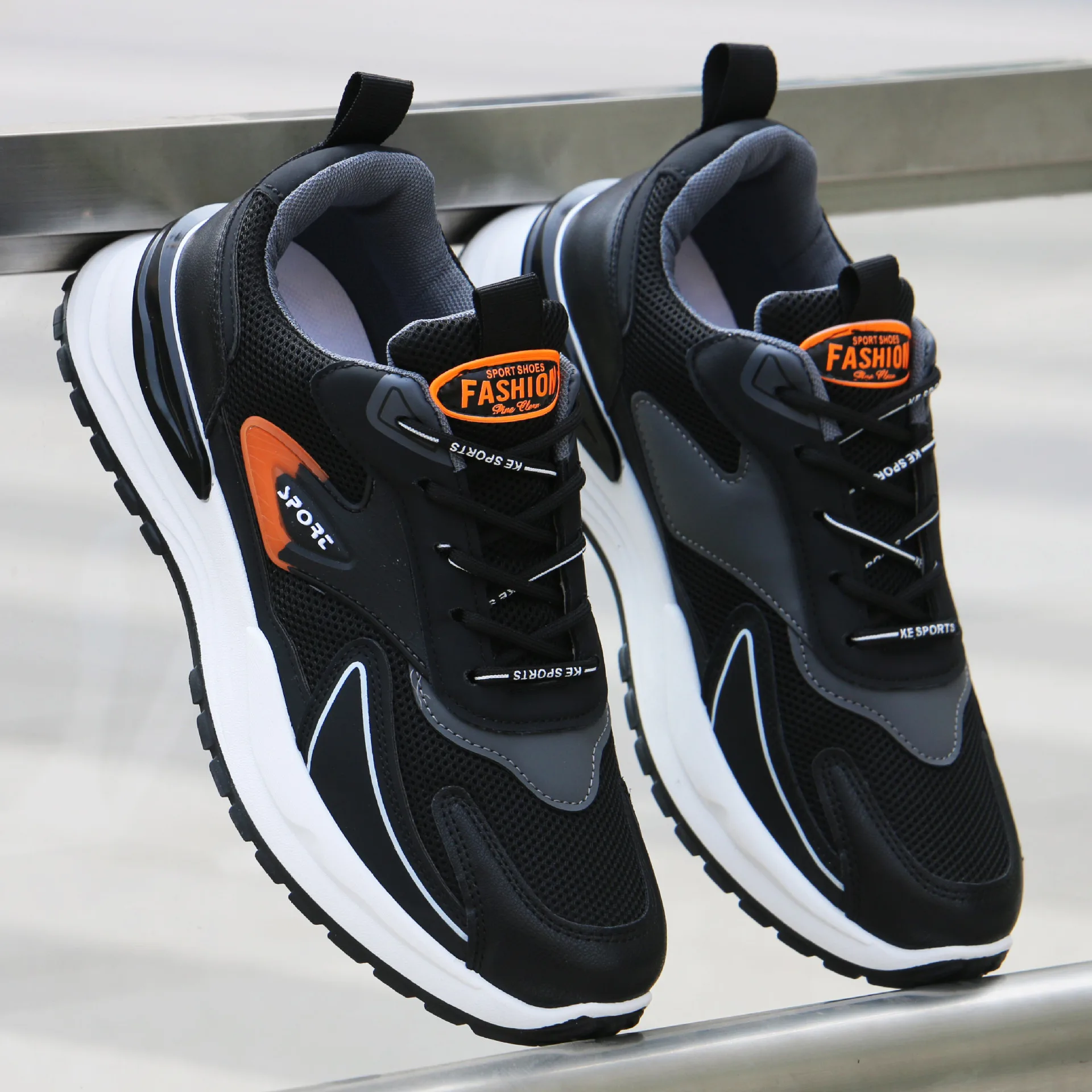 2025 メンズカジュアルシューズファッショナブルな通気性スポーツ耐摩耗性ランニングシューズ屋外ウォーキングトレーニングテニスシューズ