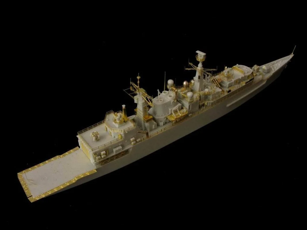OrangHobby N07-098-1/700 Navio de Acompanhamento Tipo 22 da Marinha Real F86 "Camber County"